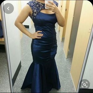R & M Richards Dresses - Beautiful Navy Blue Mermaid Style Dress R & M Richards Dresses - Beautiful Navy Blue Mermaid Style Dress
